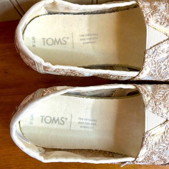 Toms Womens Alpargatas Rose Gold Metallic Hibiscus Floral Lace Size 7.5 … - Picture 14 of 15